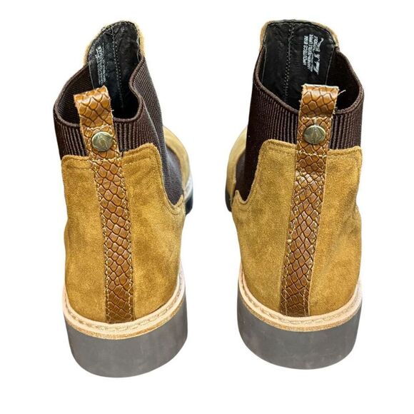 Donald J Pliner Suede Chelsea Ankle Boot in Tan NWOB Size 8 1/2 - Picture 3 of 8